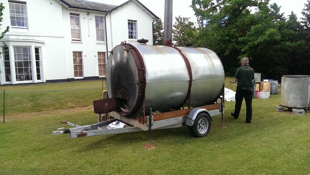 Mobile biochar maker